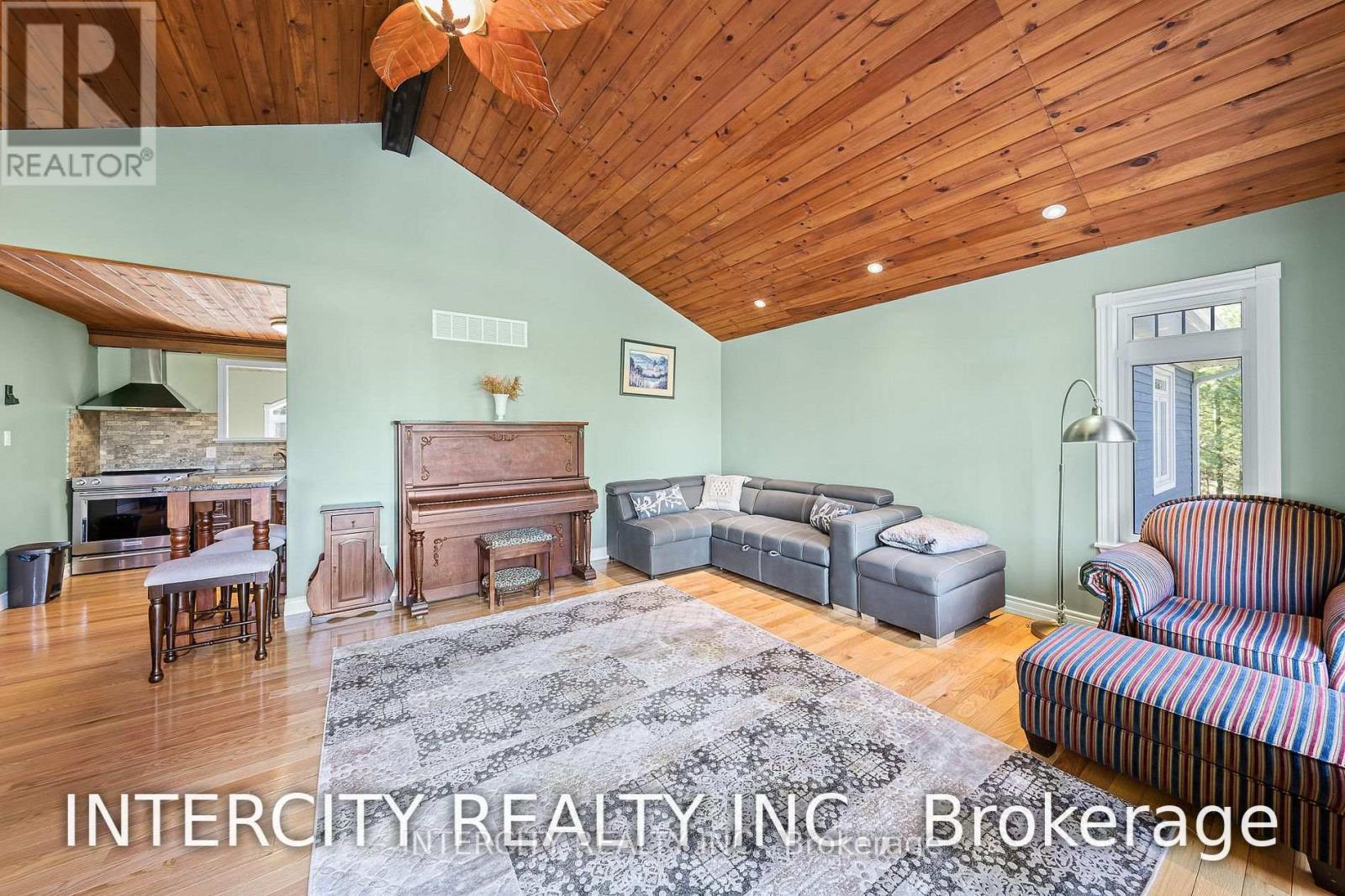 229 Sunnidale Road, Wasaga Beach, Ontario  L9Z 2T4 - Photo 13 - S12562826