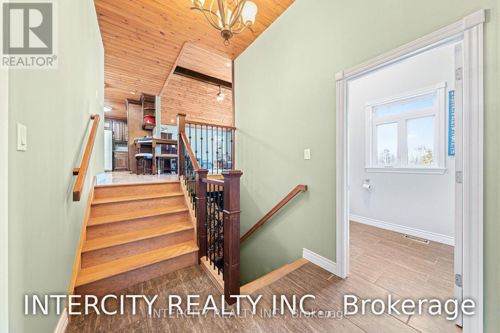 229 Sunnidale Road, Wasaga Beach, Ontario  L9Z 2T4 - Photo 15 - S12562826