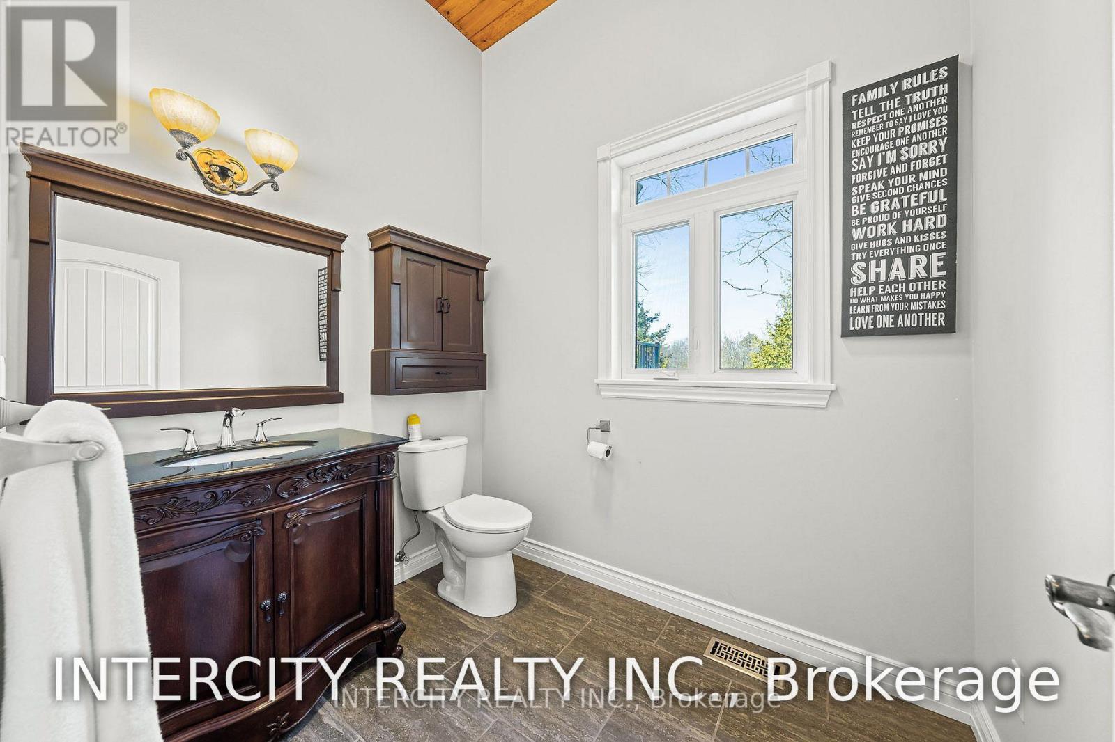 229 Sunnidale Road, Wasaga Beach, Ontario  L9Z 2T4 - Photo 16 - S12562826