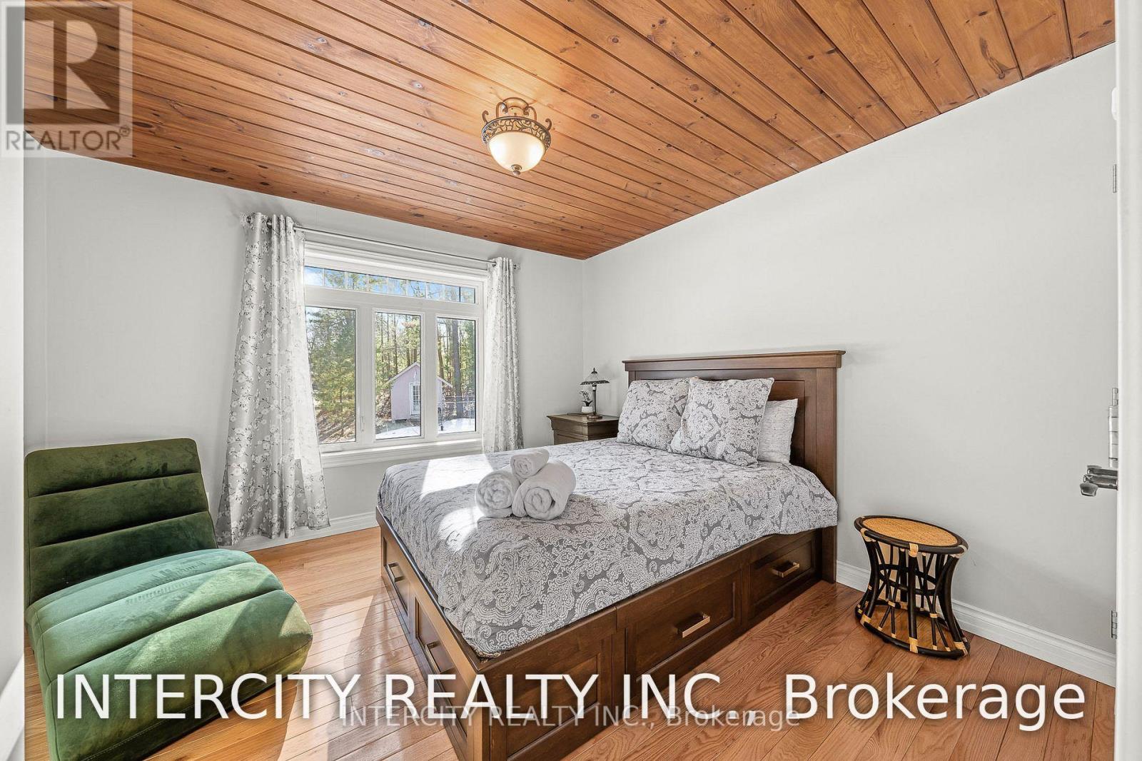 229 Sunnidale Road, Wasaga Beach, Ontario  L9Z 2T4 - Photo 18 - S12562826