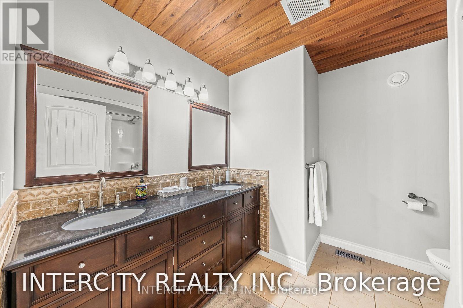 229 Sunnidale Road, Wasaga Beach, Ontario  L9Z 2T4 - Photo 20 - S12562826