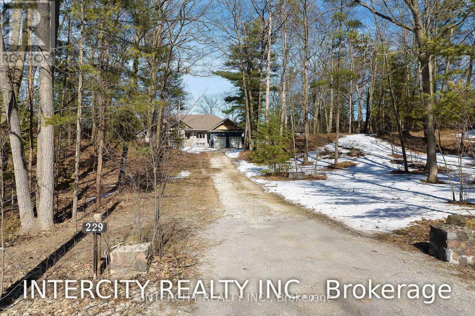 229 Sunnidale Road, Wasaga Beach, Ontario  L9Z 2T4 - Photo 33 - S12562826