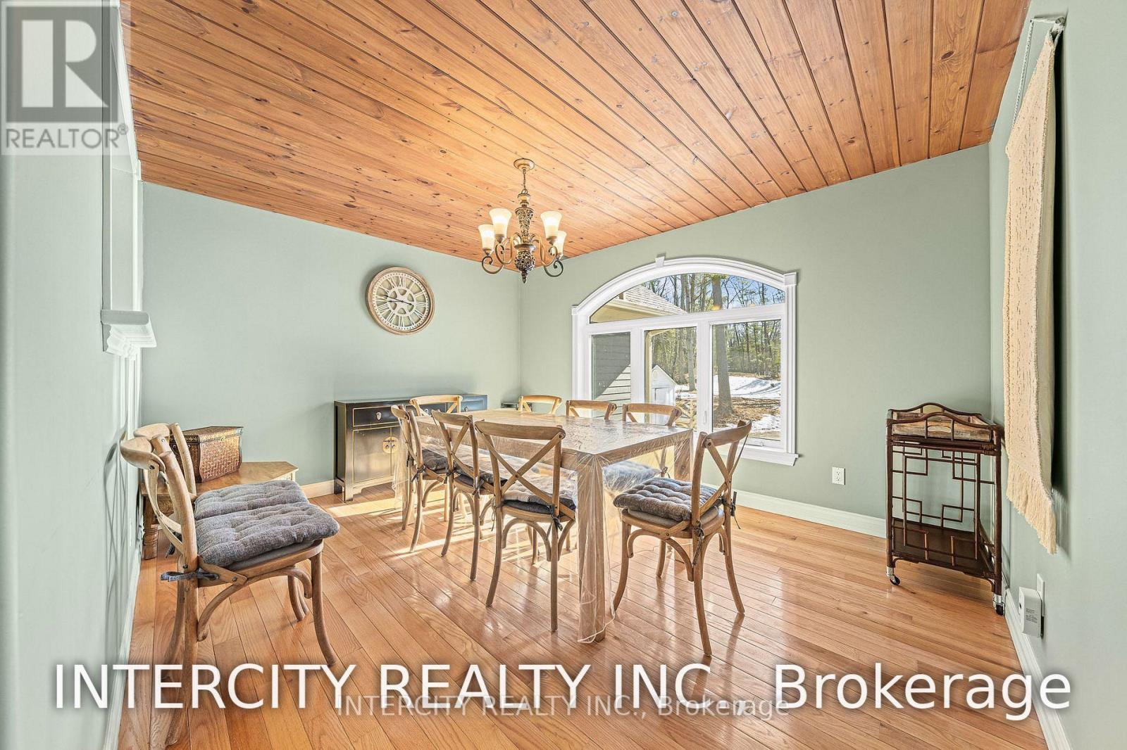 229 Sunnidale Road, Wasaga Beach, Ontario  L9Z 2T4 - Photo 5 - S12562826