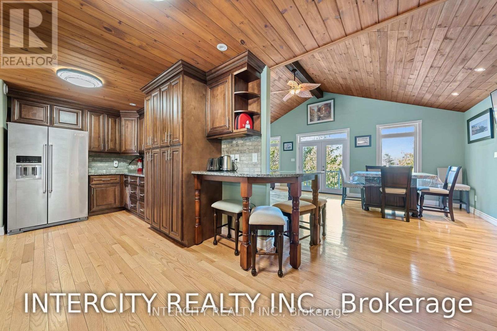 229 Sunnidale Road, Wasaga Beach, Ontario  L9Z 2T4 - Photo 8 - S12562826