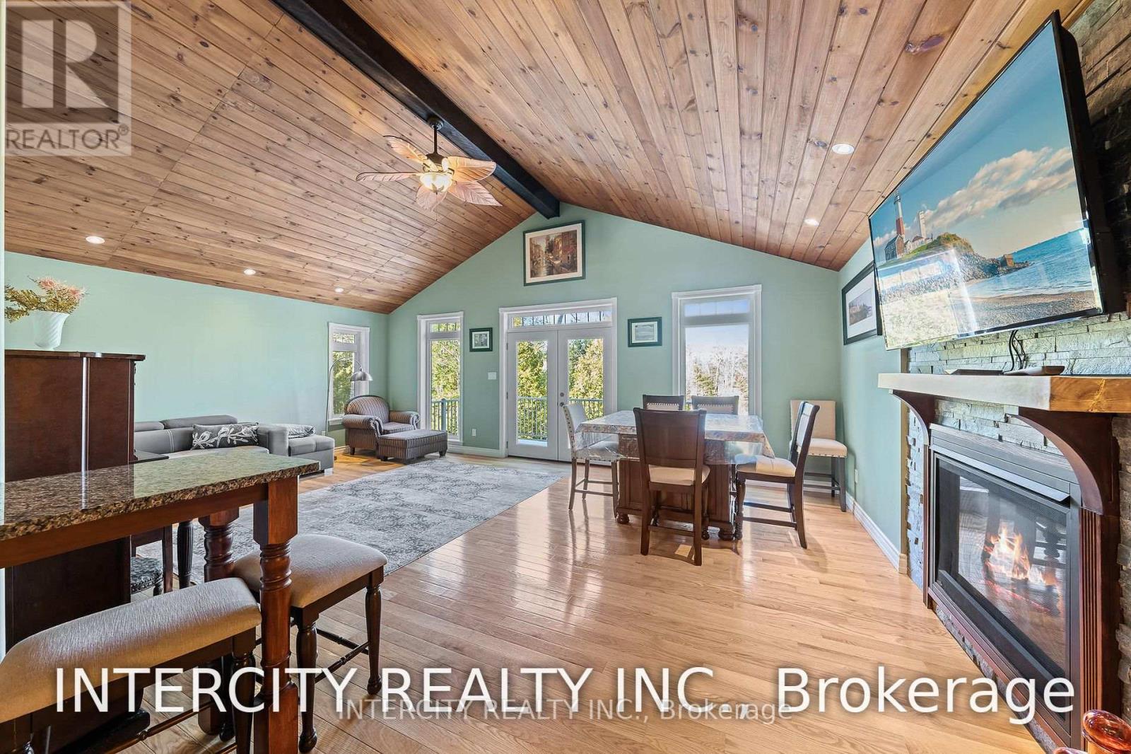 229 Sunnidale Road, Wasaga Beach, Ontario  L9Z 2T4 - Photo 9 - S12562826