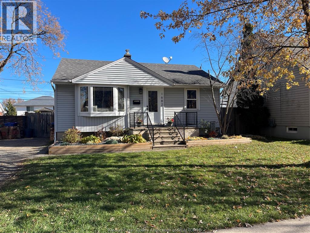 MLS# 25029219: 1682 ARTHUR, Windsor, Canada