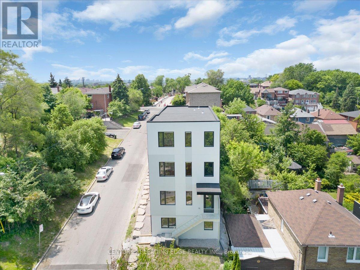 3 - 10 SUMMIT AVENUE, Toronto, Ontario