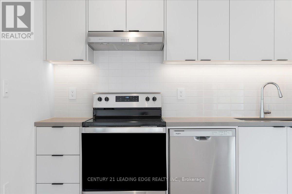 3 - 10 Summit Avenue, Toronto, Ontario  M6E 1X4 - Photo 12 - W12562596