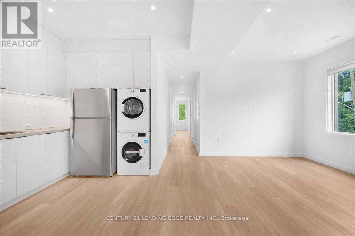 3 - 10 Summit Avenue, Toronto, Ontario  M6E 1X4 - Photo 14 - W12562596