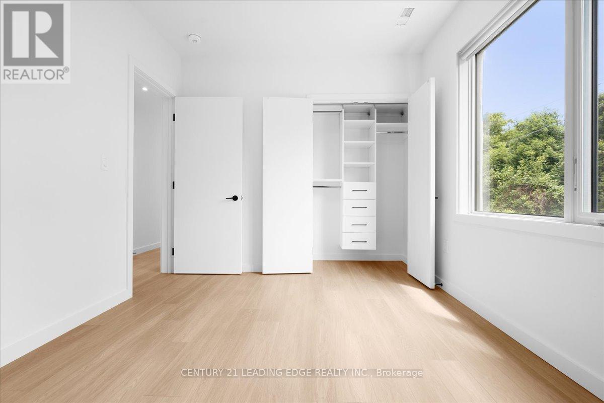 3 - 10 Summit Avenue, Toronto, Ontario  M6E 1X4 - Photo 21 - W12562596