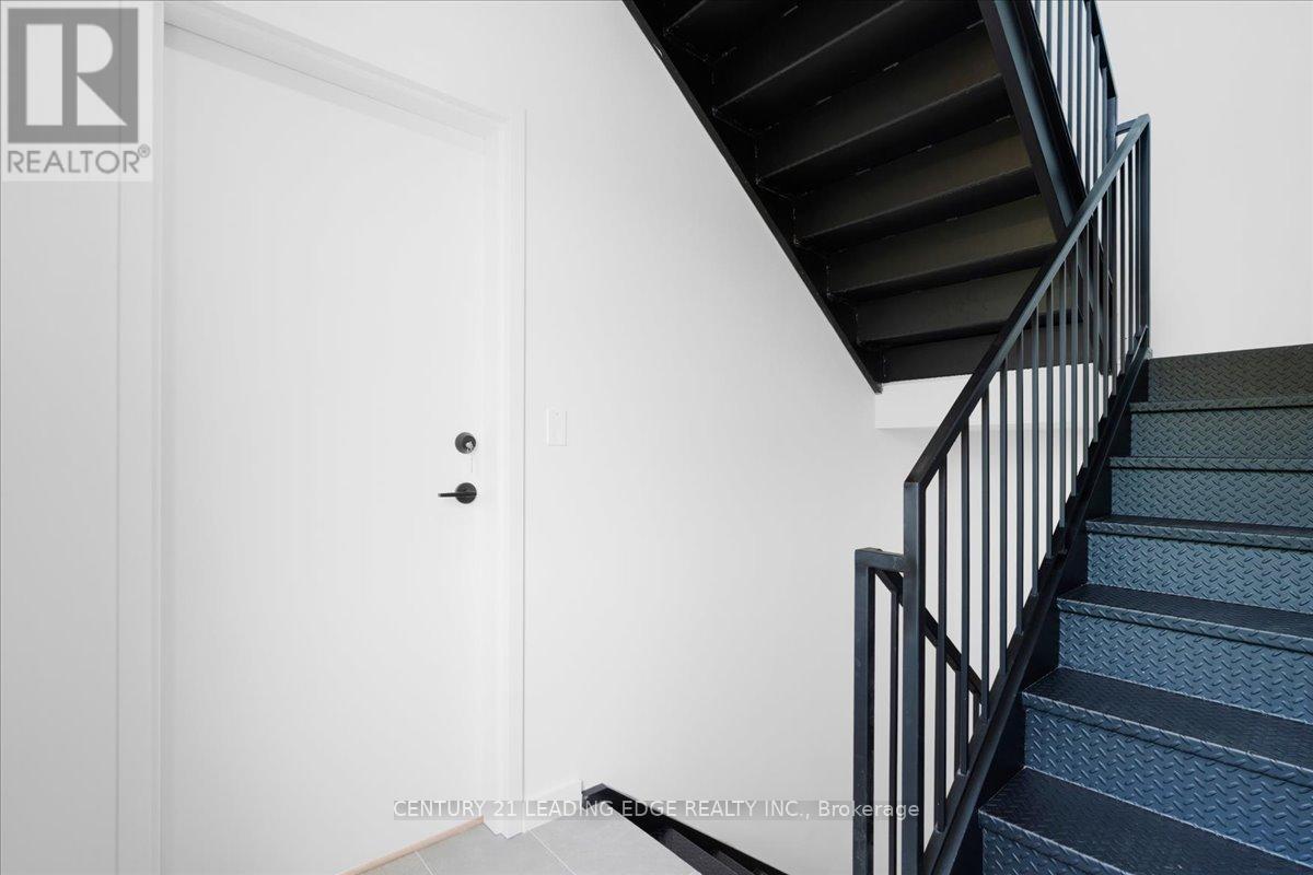 3 - 10 Summit Avenue, Toronto, Ontario  M6E 1X4 - Photo 4 - W12562596