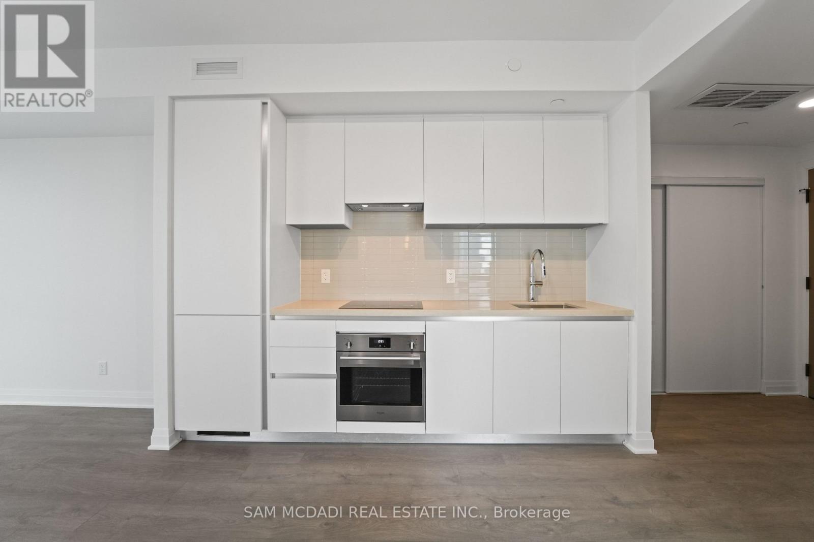 #2907 - 4015 The Exchange, Mississauga, Ontario  L5B 0N9 - Photo 3 - W12562604