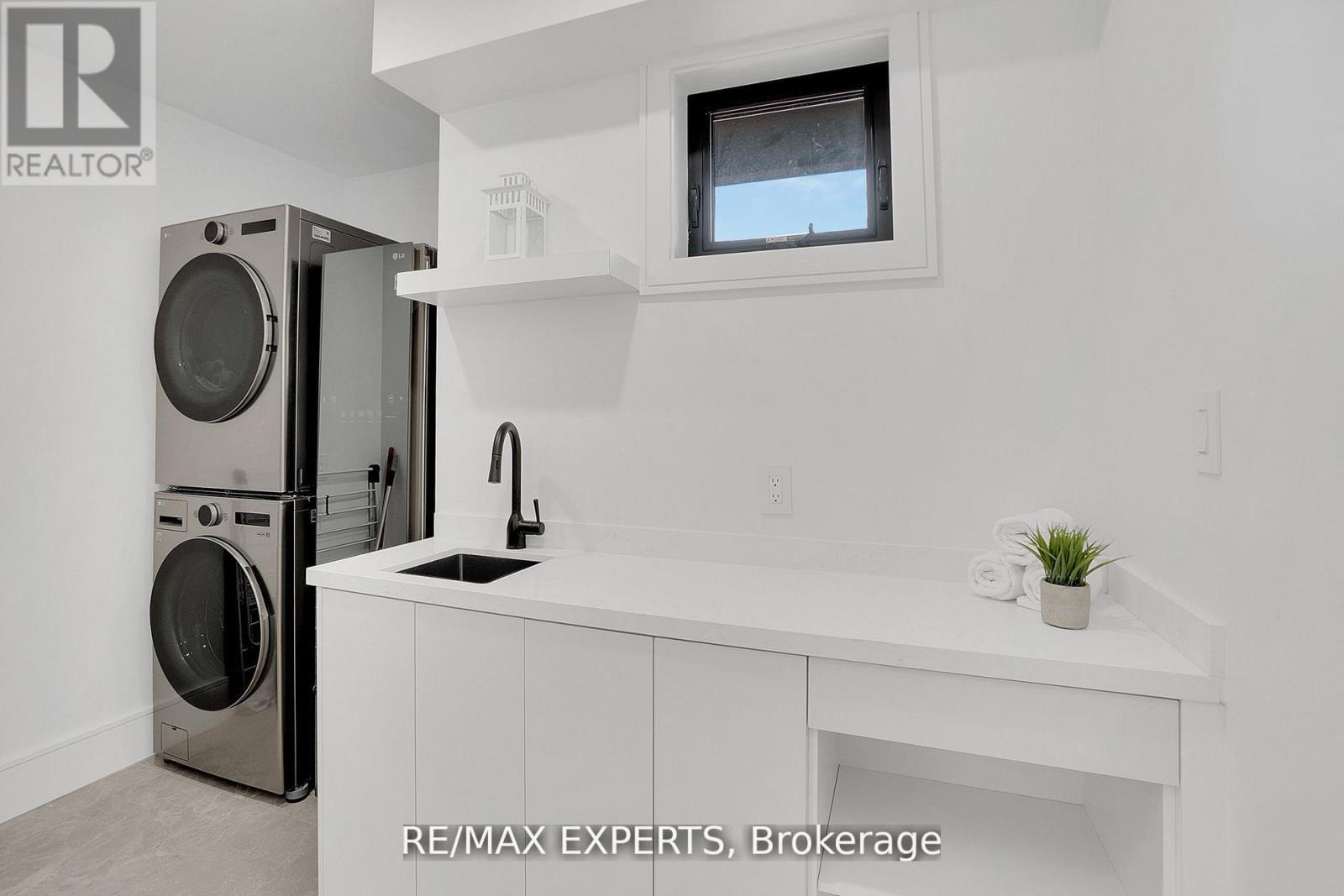 62 Hartley Avenue, Toronto, Ontario  M6E 4E8 - Photo 27 - W12562616