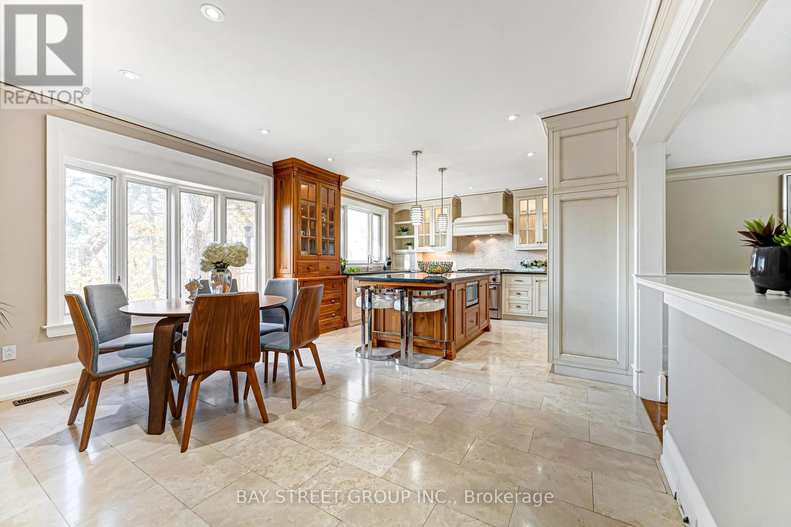 136 Humbercrest Boulevard, Toronto, Ontario  M6S 4L3 - Photo 16 - W12562634