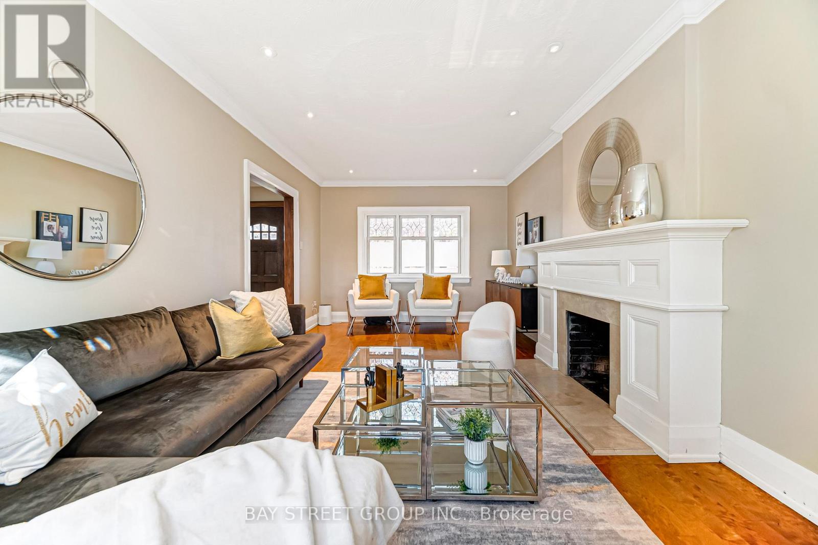 136 Humbercrest Boulevard, Toronto, Ontario  M6S 4L3 - Photo 9 - W12562634