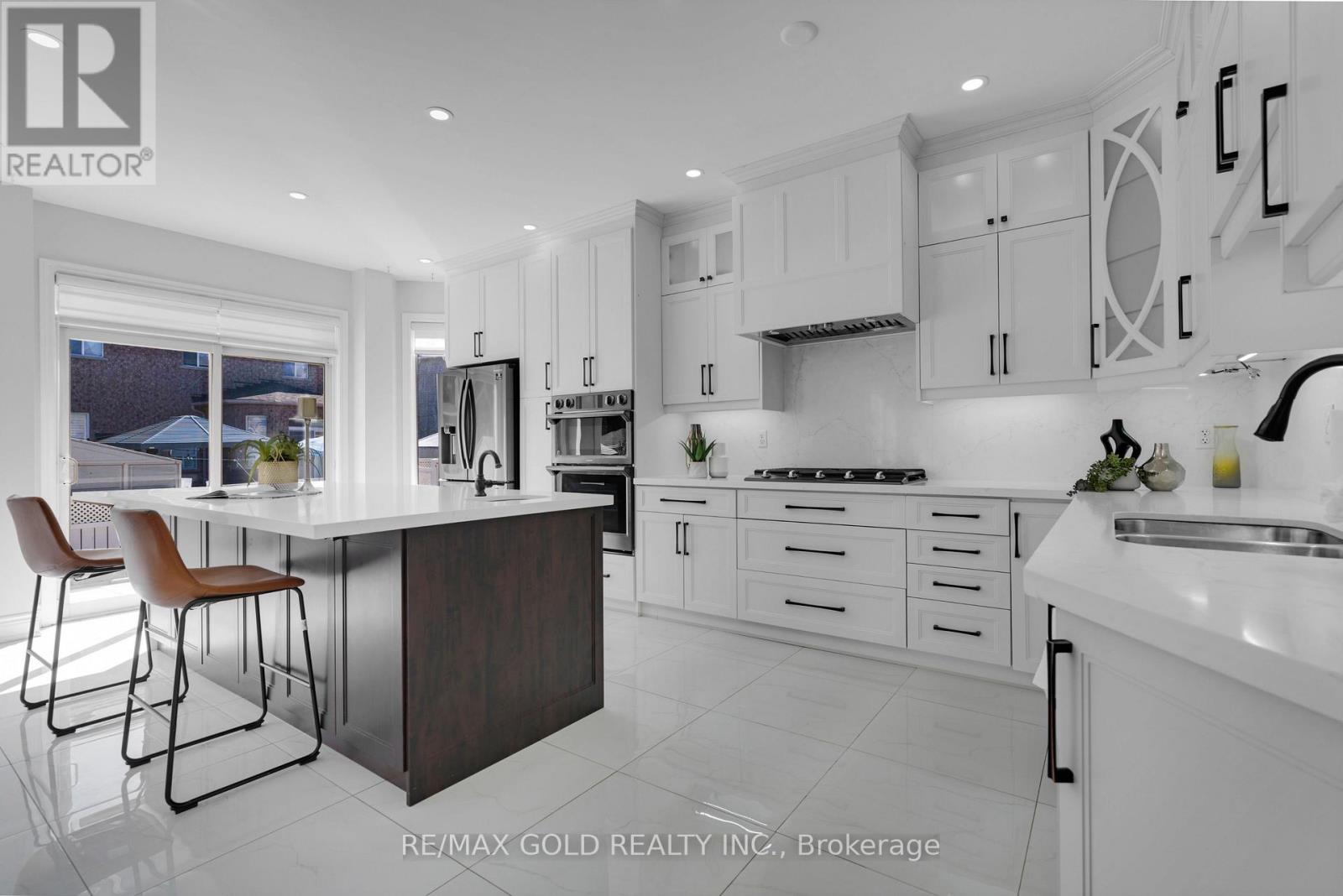 48 Fountainview Way, Brampton, Ontario  L6S 6K6 - Photo 15 - W12562638