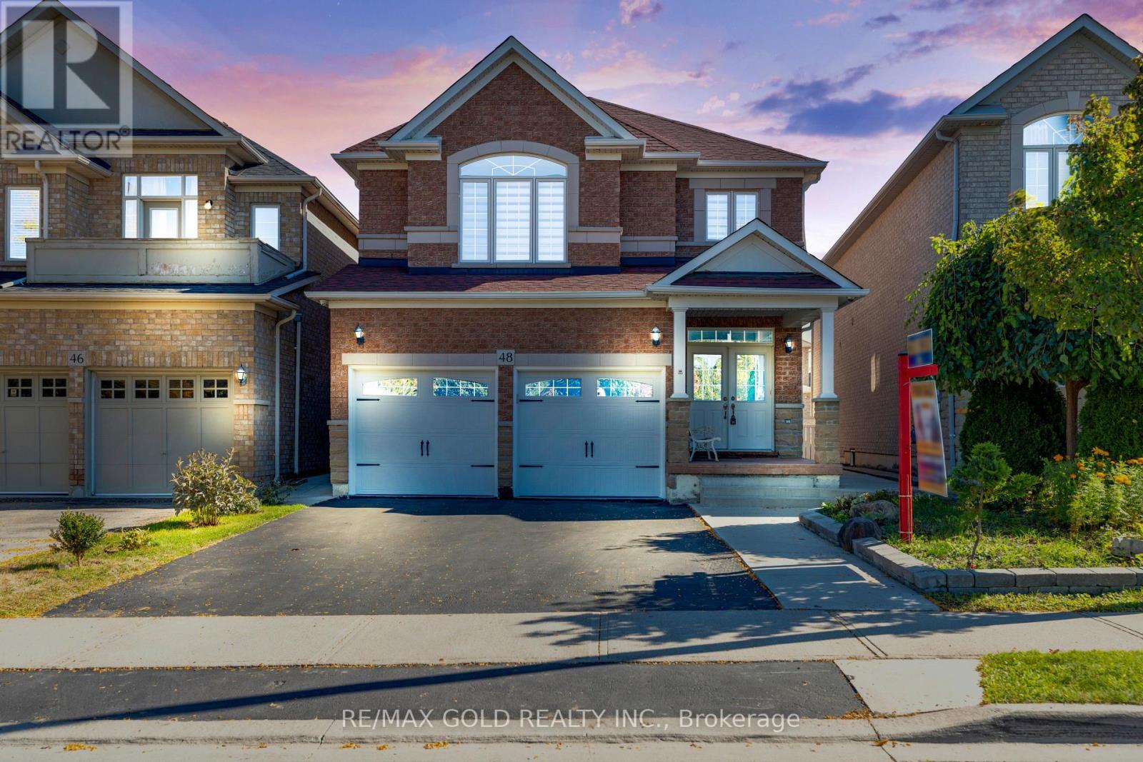 48 Fountainview Way, Brampton, Ontario  L6S 6K6 - Photo 2 - W12562638