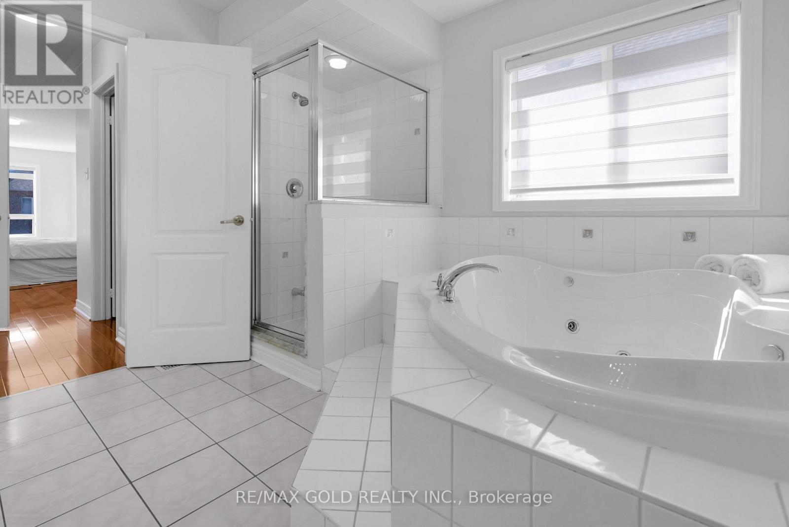 48 Fountainview Way, Brampton, Ontario  L6S 6K6 - Photo 24 - W12562638