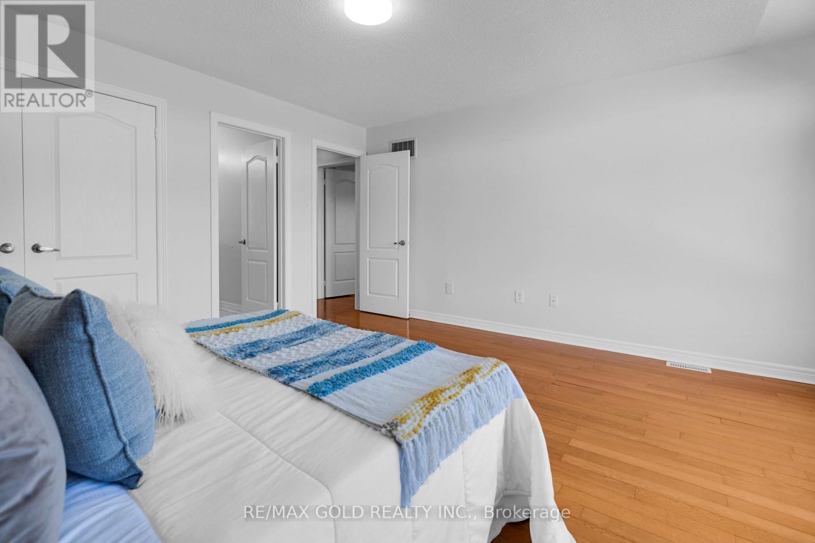 48 Fountainview Way, Brampton, Ontario  L6S 6K6 - Photo 29 - W12562638