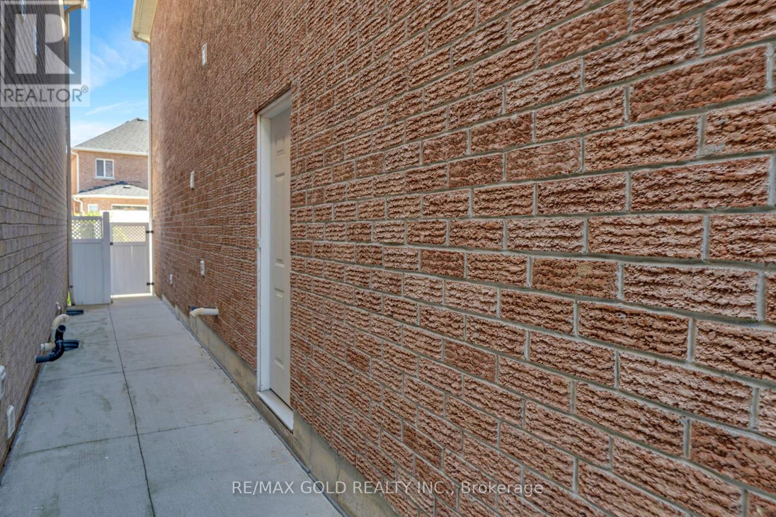 48 Fountainview Way, Brampton, Ontario  L6S 6K6 - Photo 42 - W12562638