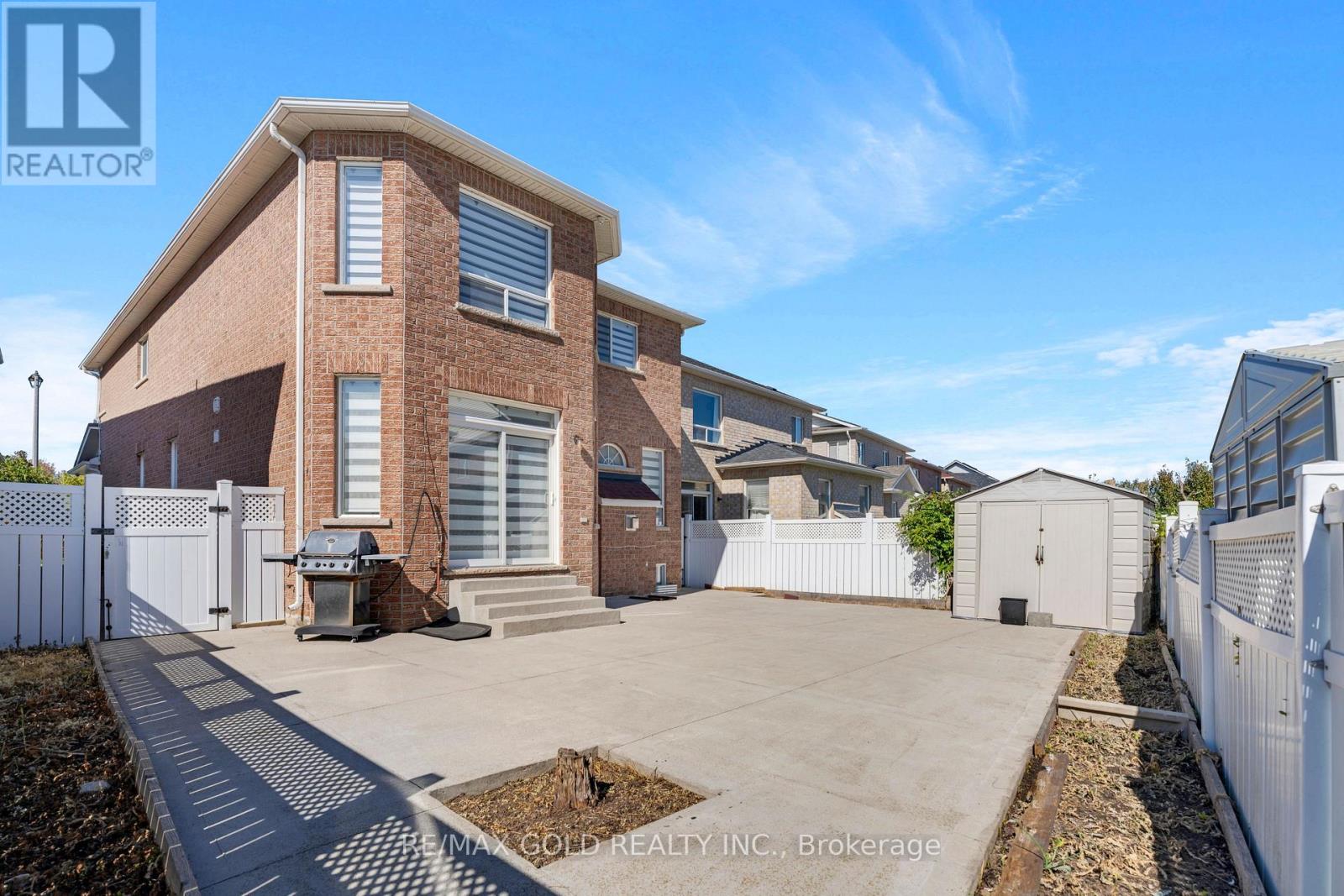 48 Fountainview Way, Brampton, Ontario  L6S 6K6 - Photo 43 - W12562638