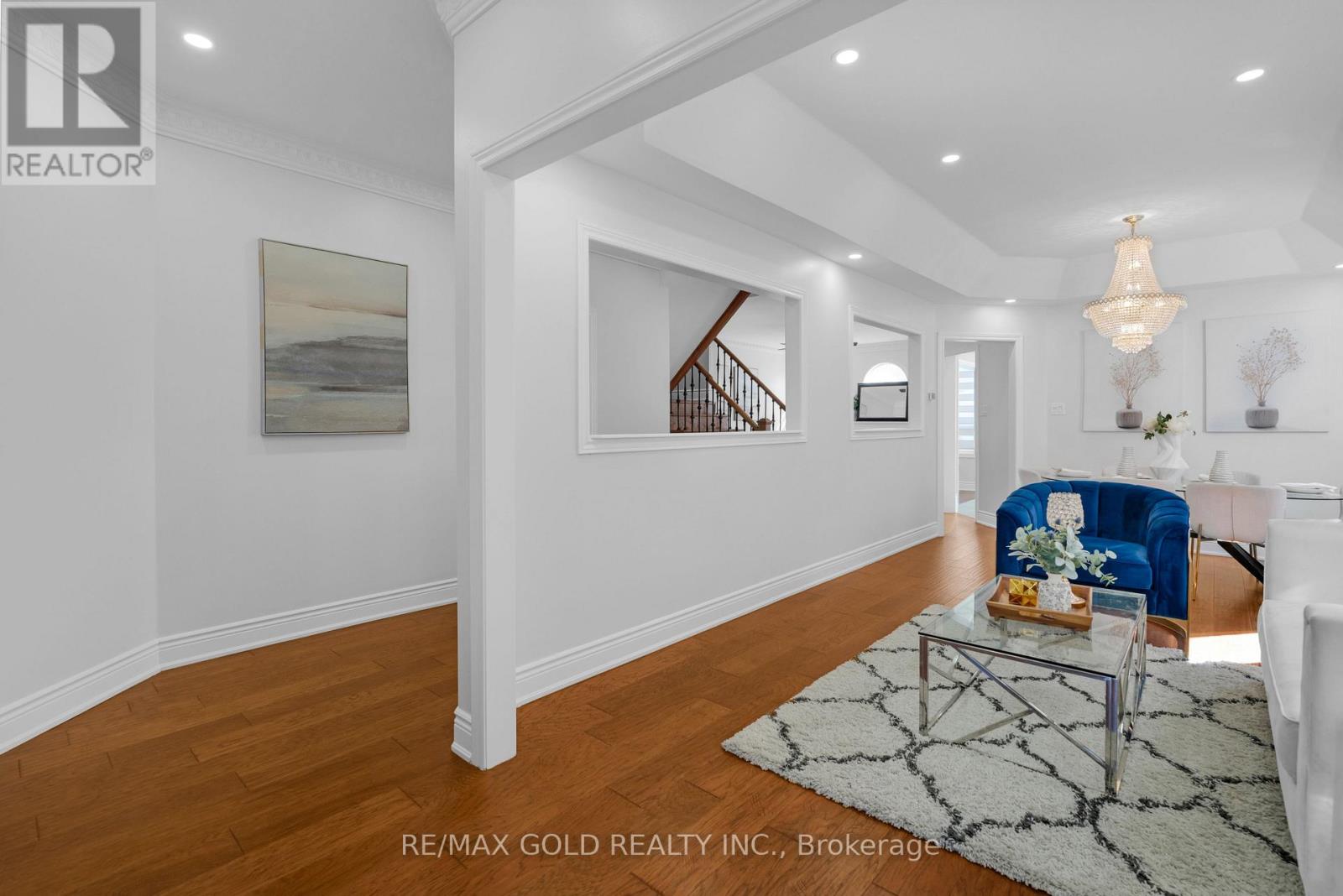 48 Fountainview Way, Brampton, Ontario  L6S 6K6 - Photo 7 - W12562638