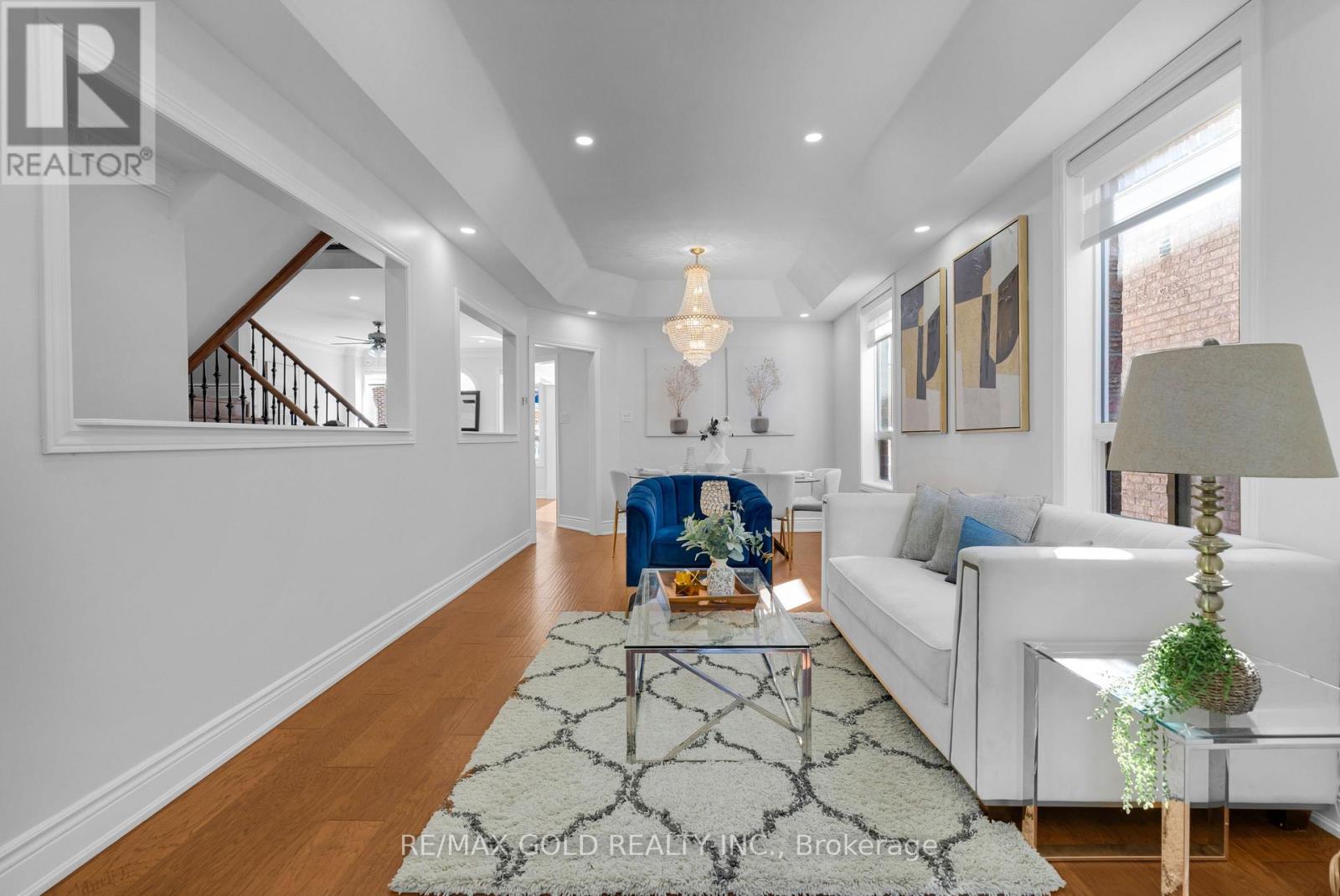 48 Fountainview Way, Brampton, Ontario  L6S 6K6 - Photo 9 - W12562638