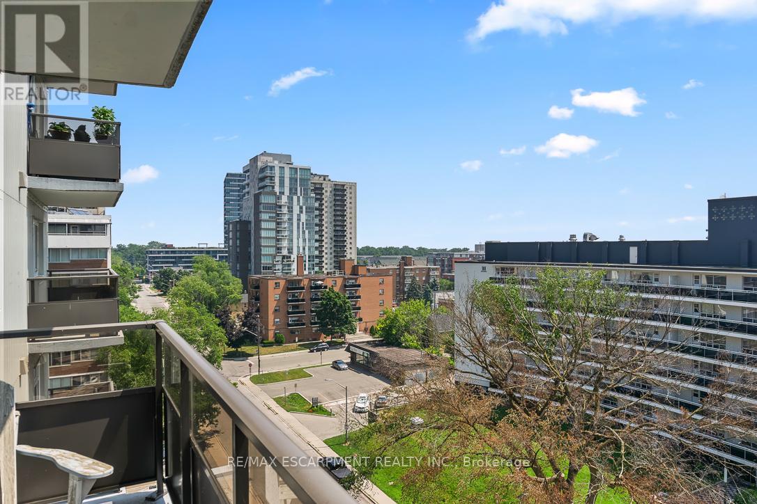 805 - 15 Elizabeth Street N, Mississauga, Ontario  L5G 2Z3 - Photo 23 - W12562640