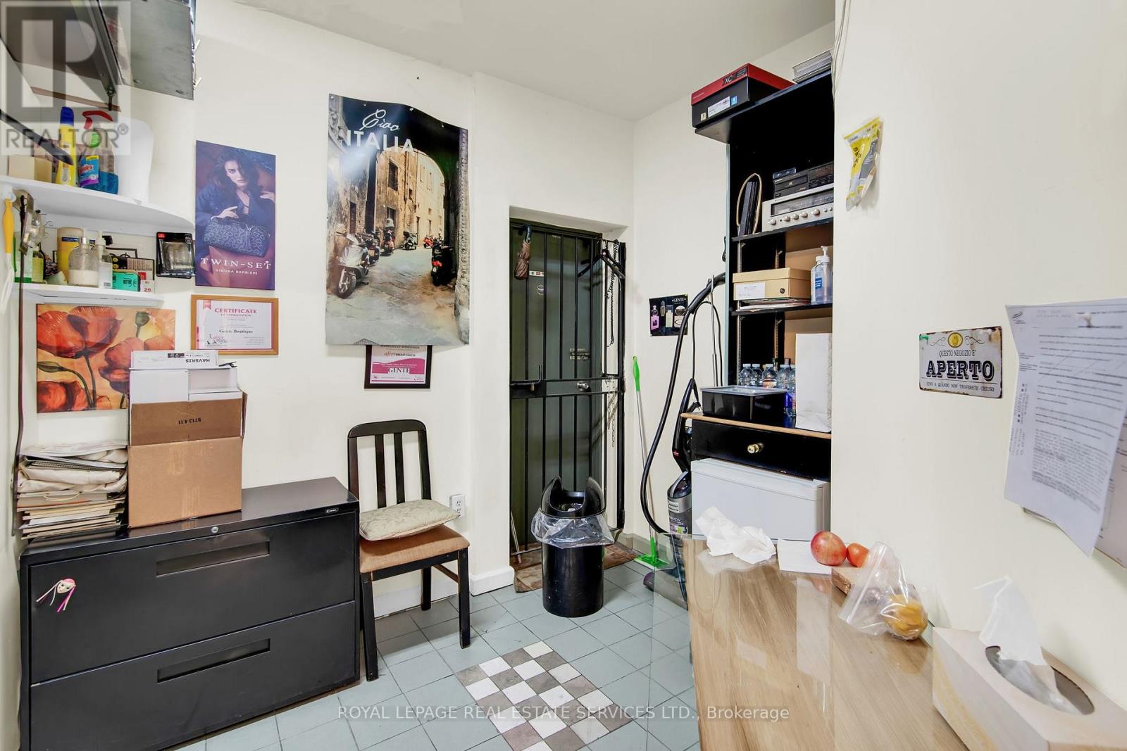 1232 St Clair Avenue W, Toronto, Ontario  M6E 1B7 - Photo 20 - W12562646