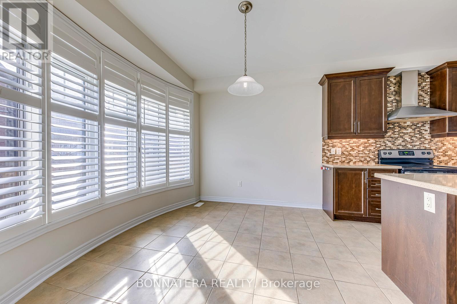 230 Jessie Caverhill Pass, Oakville, Ontario  L6M 0Z6 - Photo 16 - W12562676