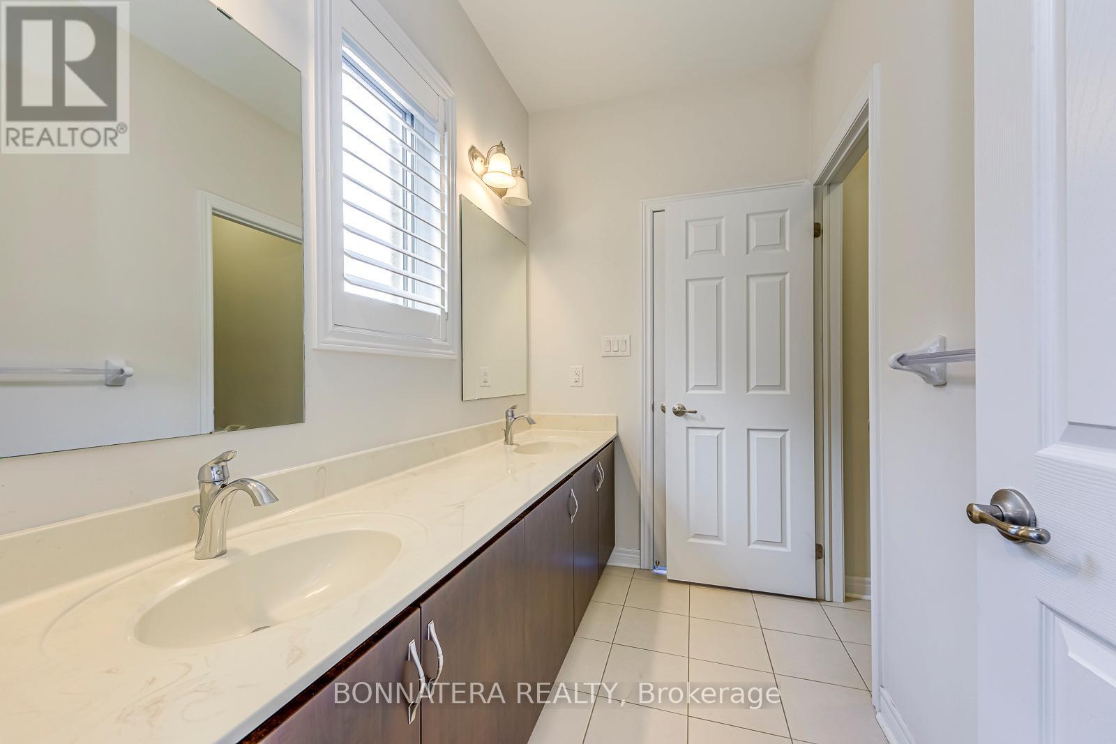 230 Jessie Caverhill Pass, Oakville, Ontario  L6M 0Z6 - Photo 31 - W12562676