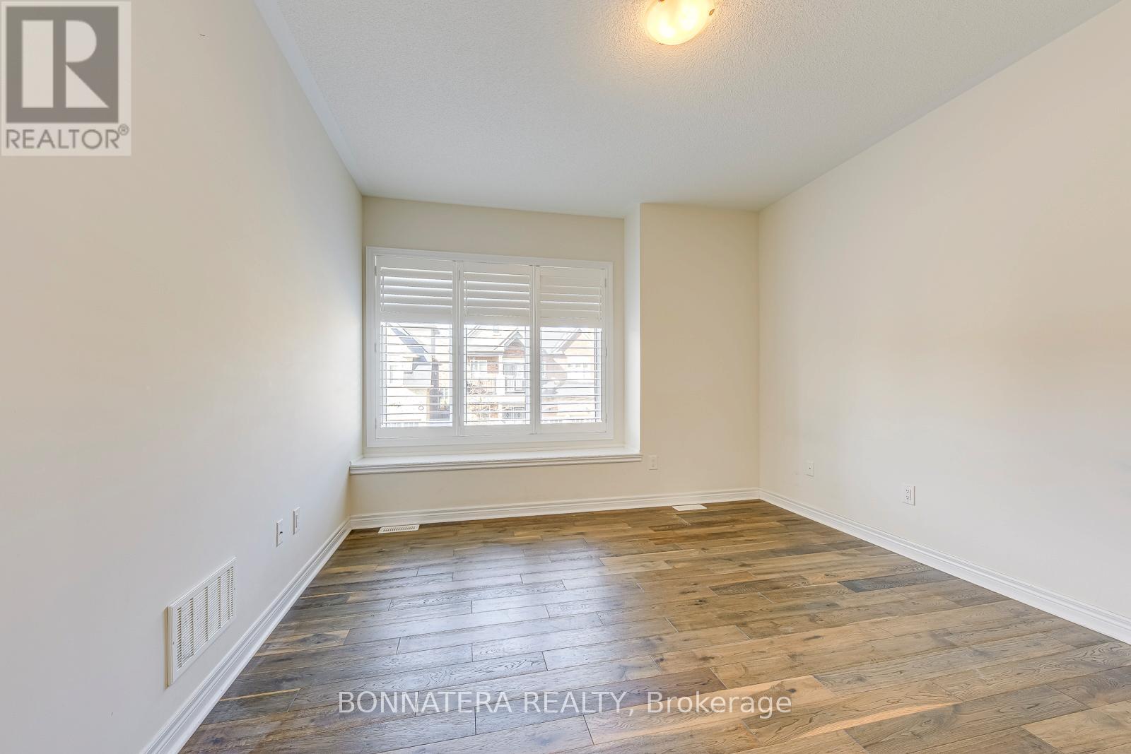 230 Jessie Caverhill Pass, Oakville, Ontario  L6M 0Z6 - Photo 36 - W12562676