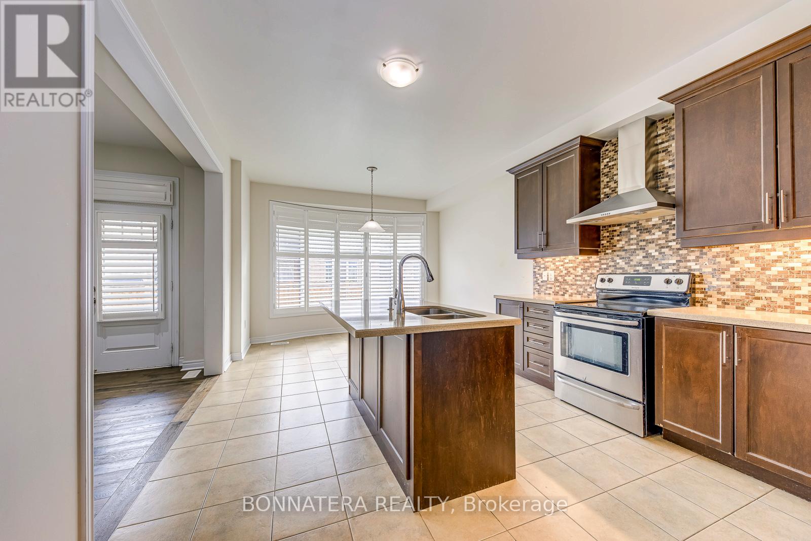 230 Jessie Caverhill Pass, Oakville, Ontario  L6M 0Z6 - Photo 9 - W12562676