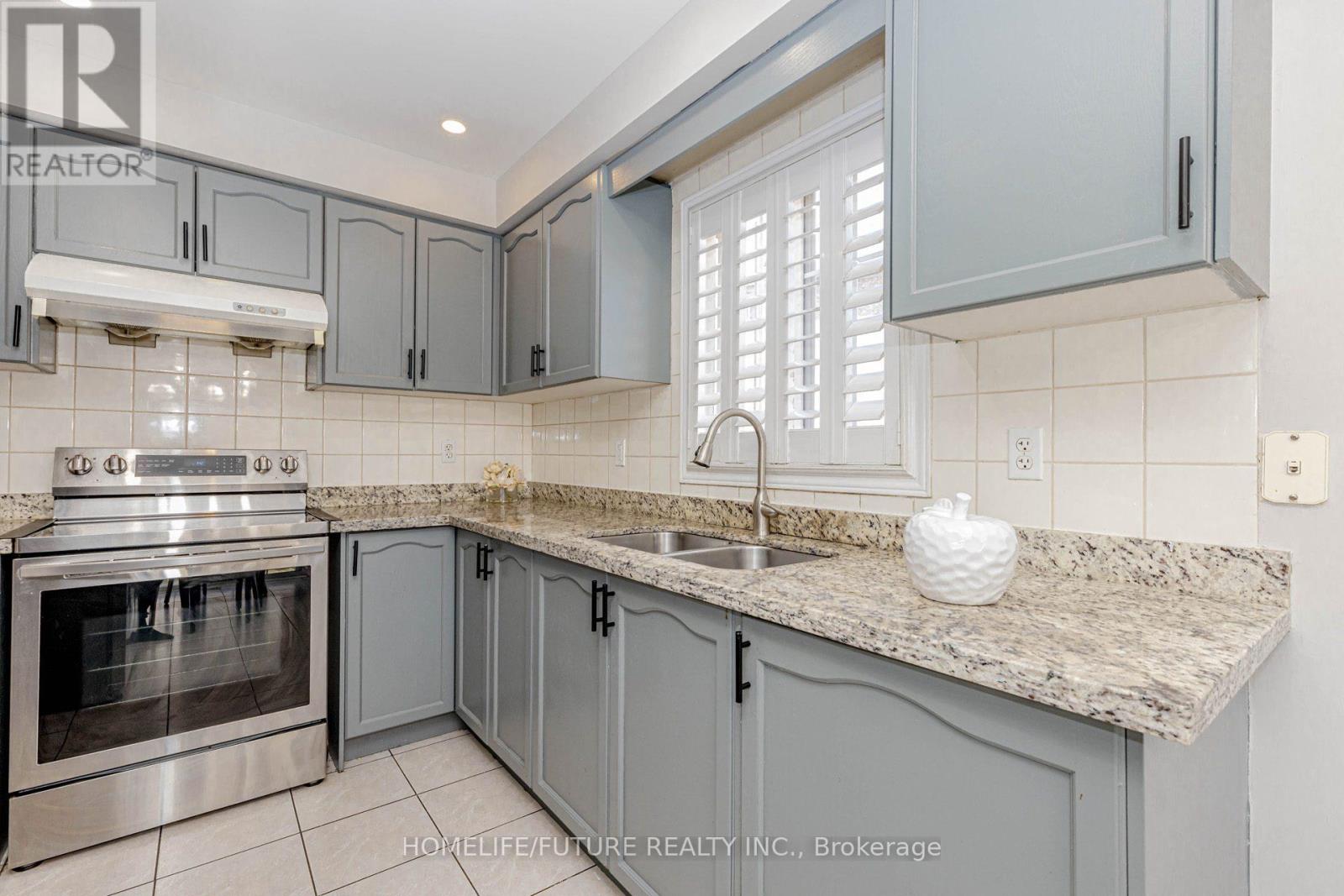 137 Zia Dodda Crescent, Brampton, Ontario  L6P 1J3 - Photo 13 - W12562680