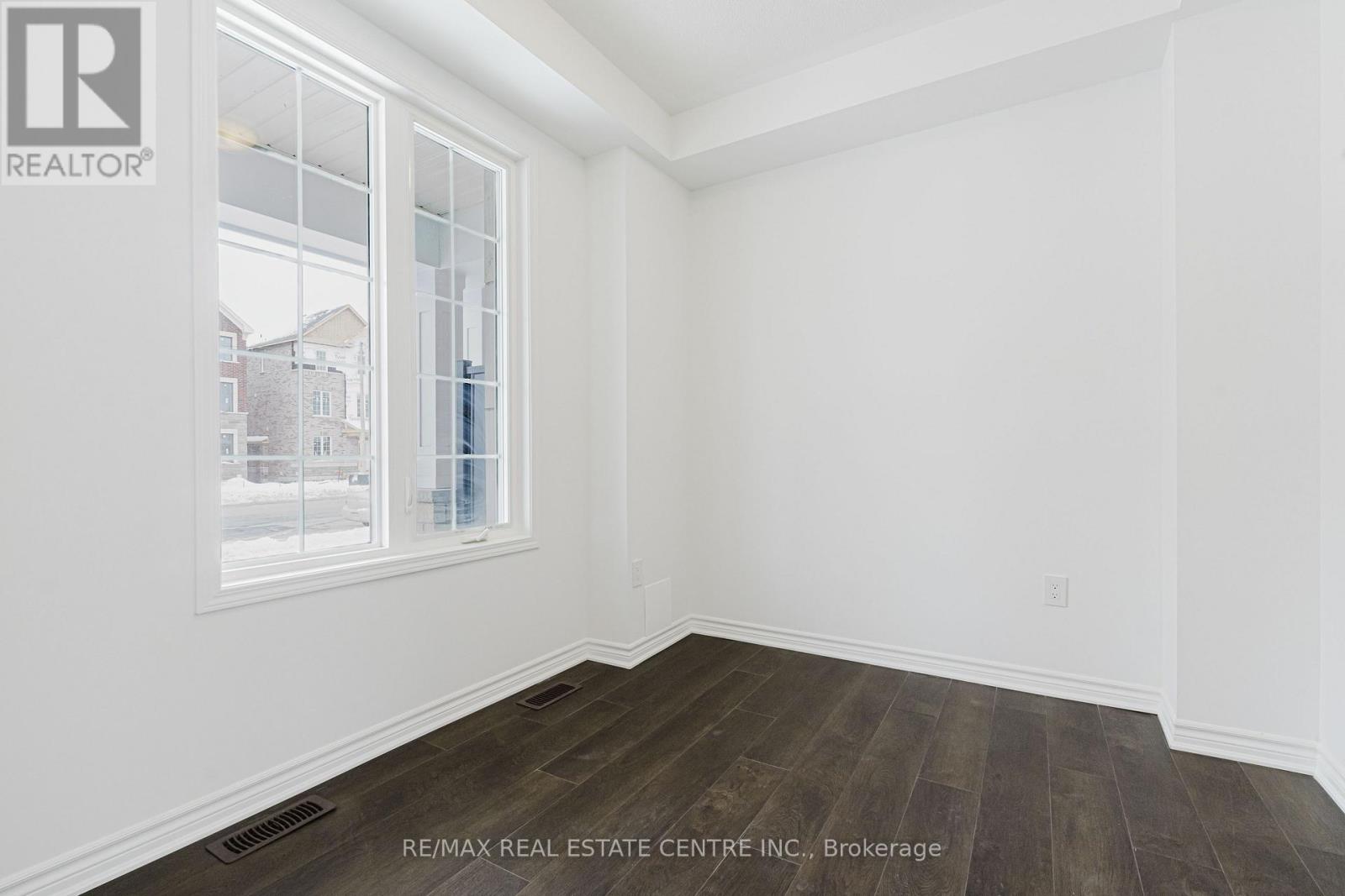 34 Bellasera Way, Caledon, Ontario  L7C 4P1 - Photo 6 - W12562686