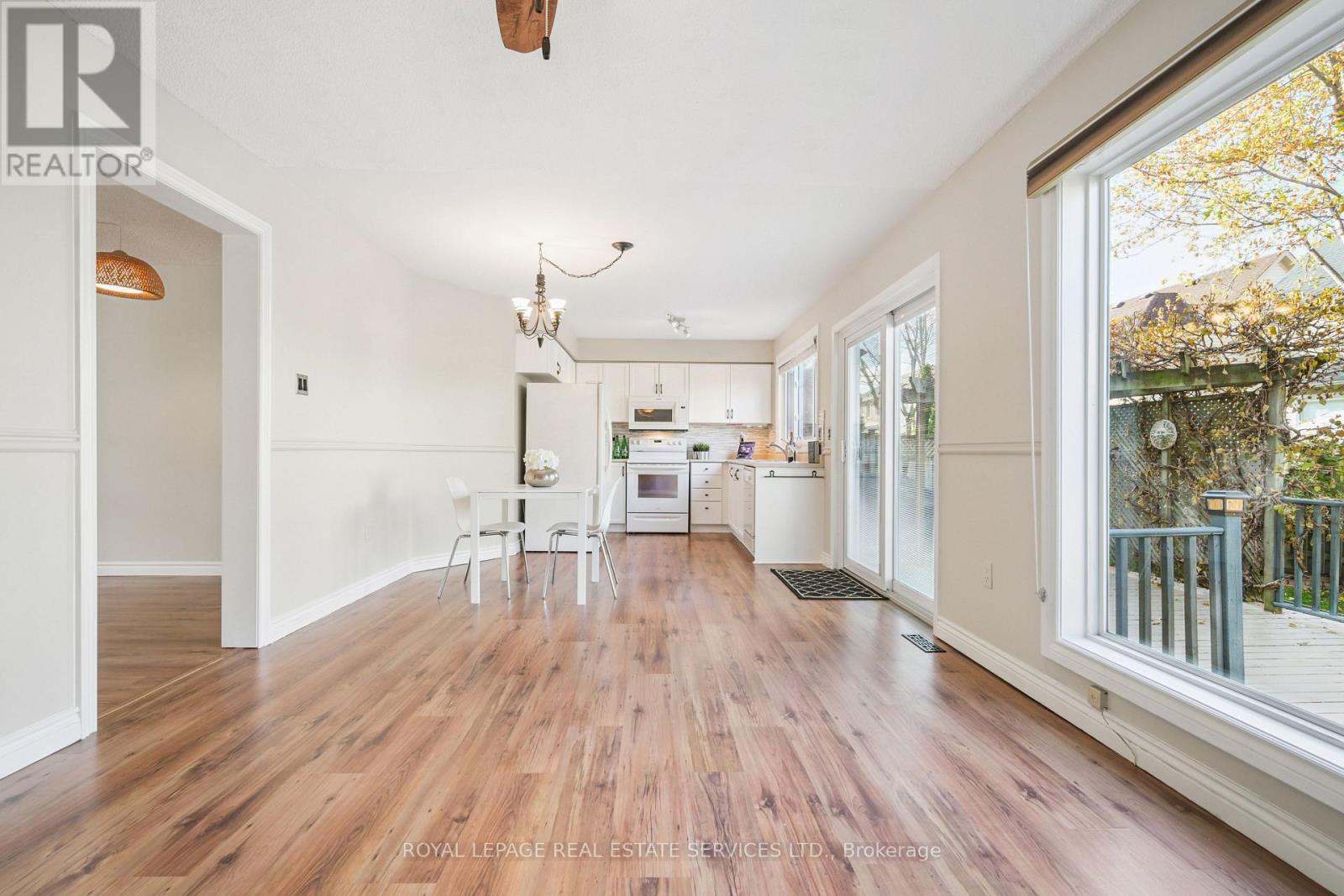 5025 Marjan Lane, Burlington, Ontario  L7L 6H9 - Photo 16 - W12562788