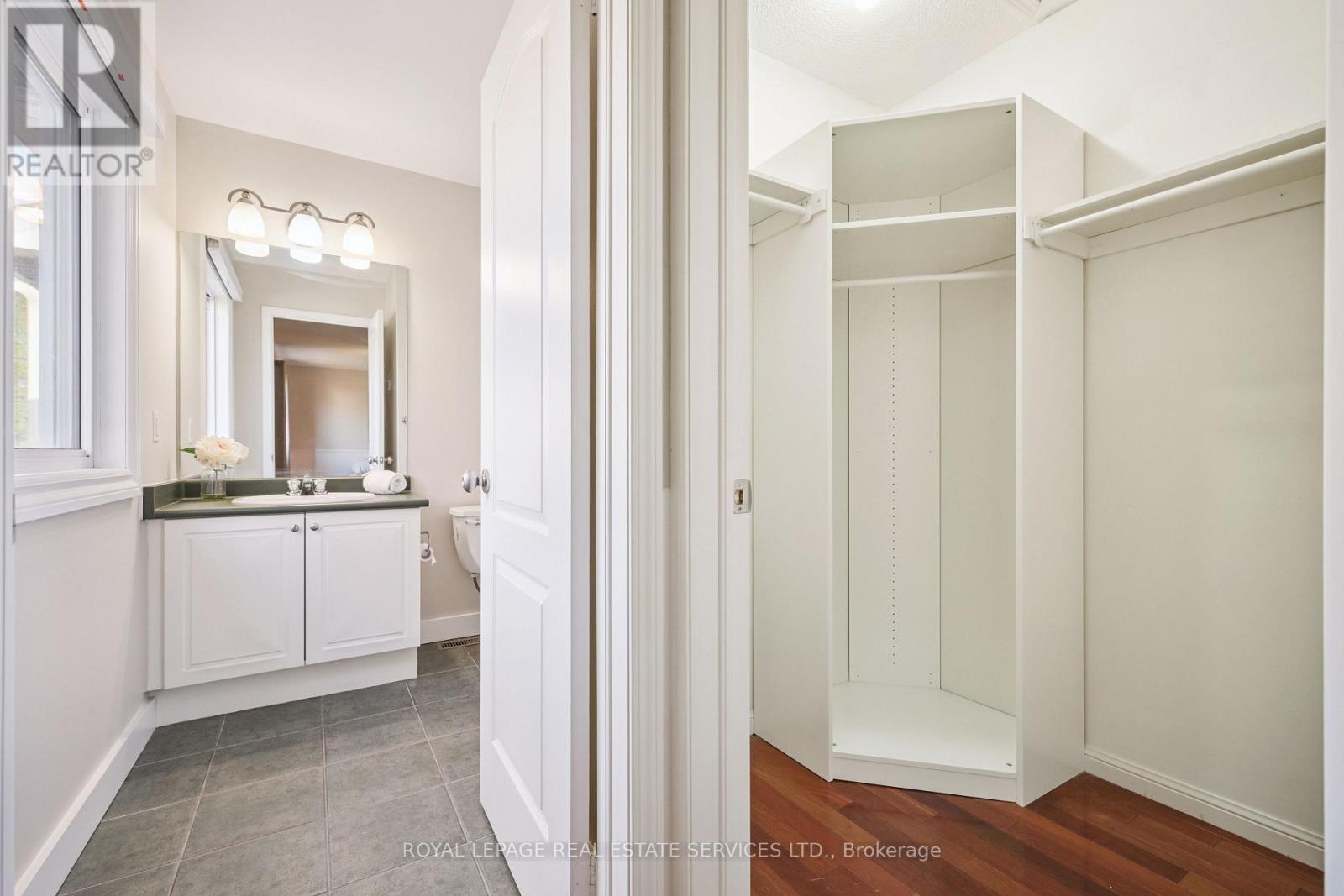 5025 Marjan Lane, Burlington, Ontario  L7L 6H9 - Photo 27 - W12562788