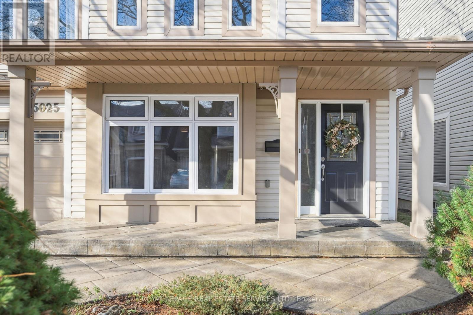 5025 Marjan Lane, Burlington, Ontario  L7L 6H9 - Photo 3 - W12562788