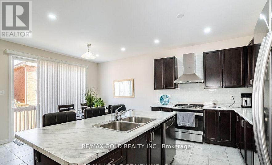 47 Stedford Crescent, Brampton, Ontario  L7A 4P5 - Photo 10 - W12562798