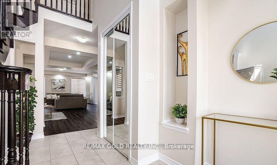 47 Stedford Crescent, Brampton, Ontario  L7A 4P5 - Photo 3 - W12562798