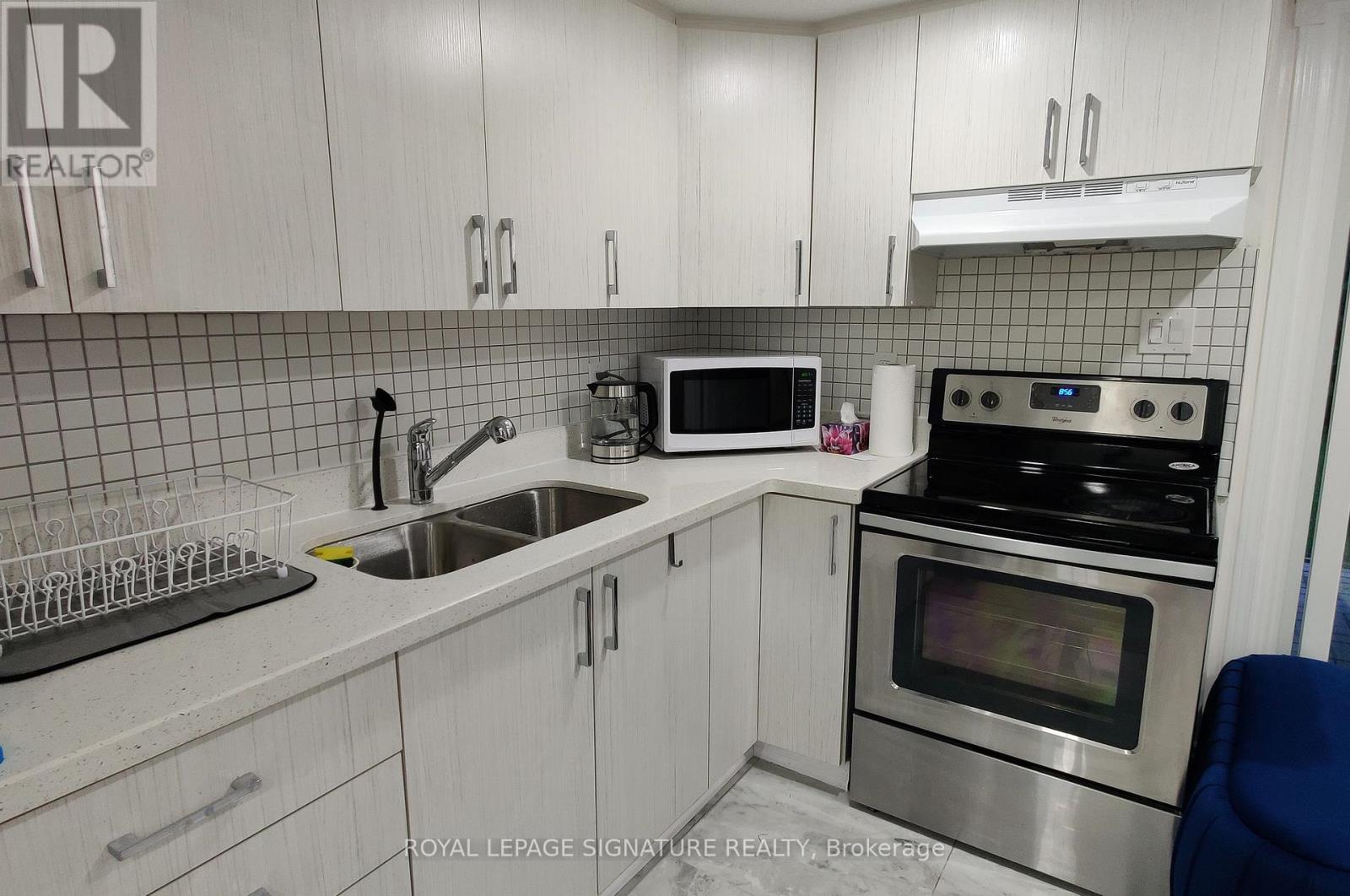 Bsmt - 2329 Greenbank Trail, Burlington, Ontario  L7P 3S7 - Photo 5 - W12562834