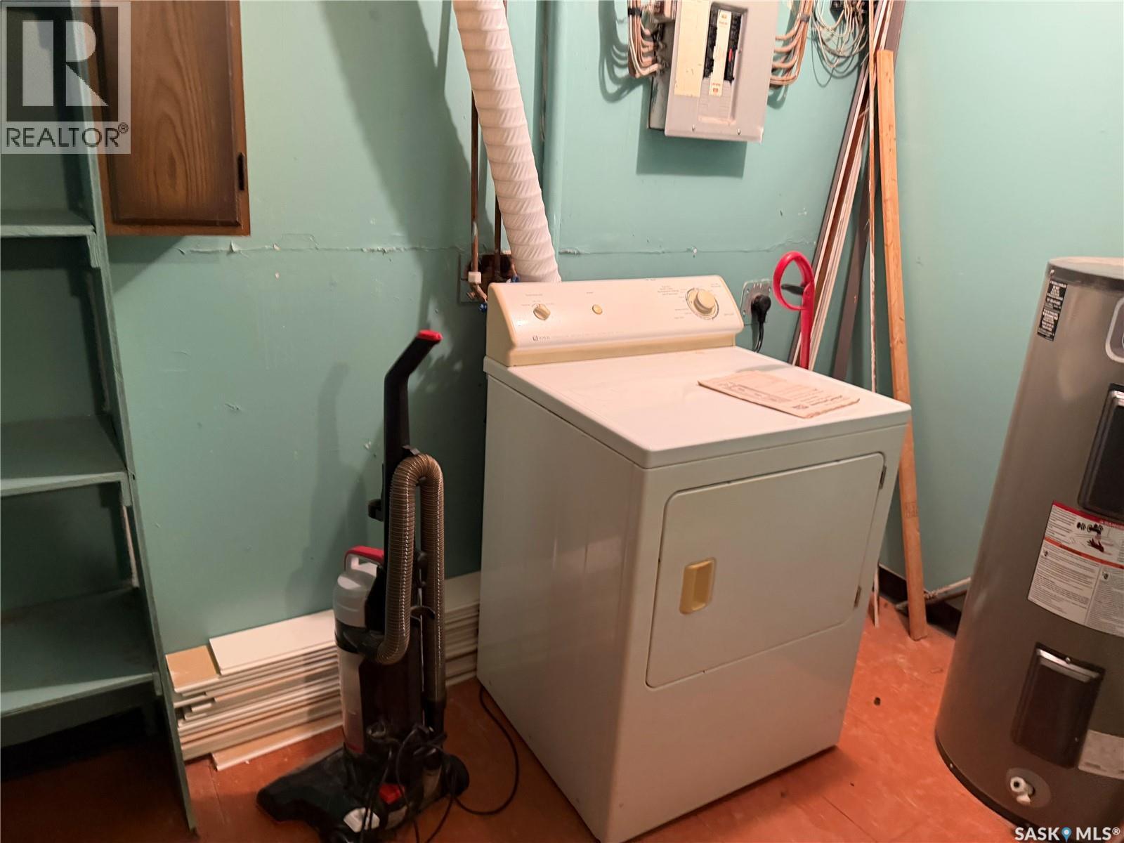 128 1st Avenue S, Coronach, Saskatchewan  S0H 0Z0 - Photo 9 - SK018048