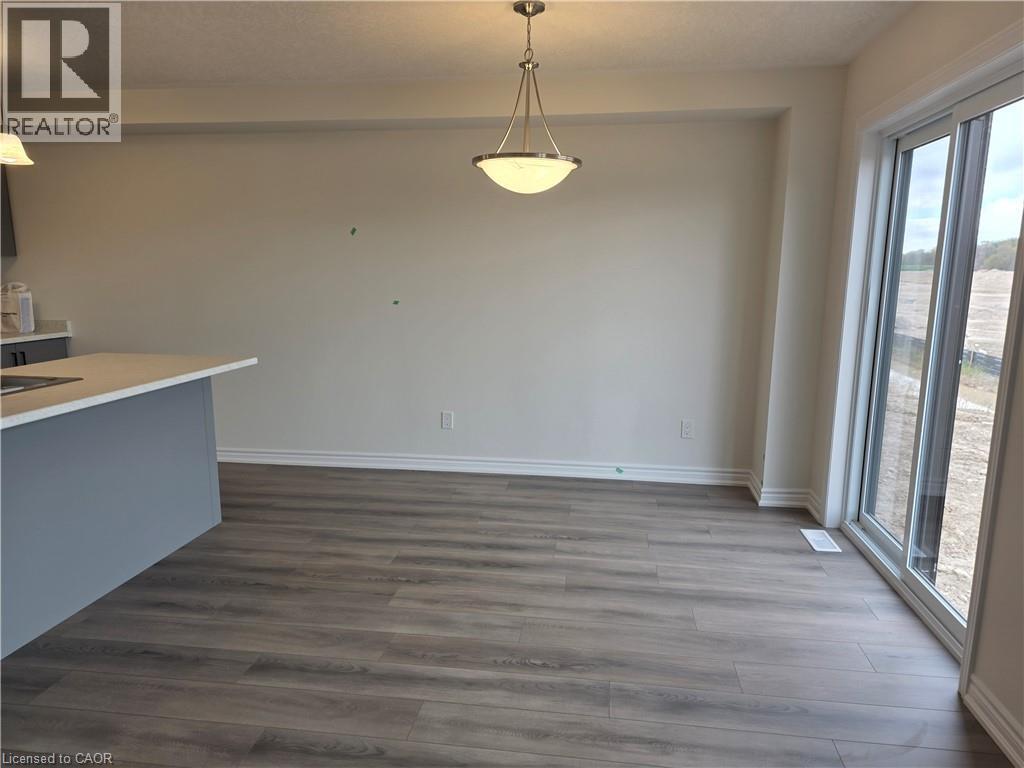 11 Pine Warbler Street, Kitchener, Ontario  N2P 0L7 - Photo 5 - 40789011