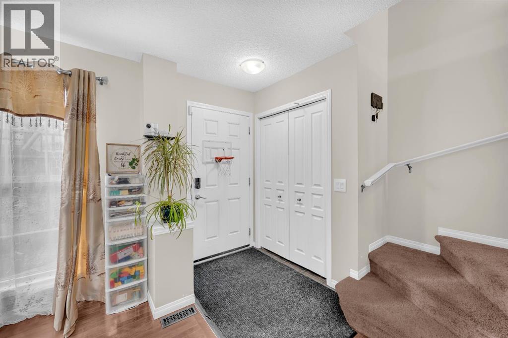 207 Elgin Meadows Se, Calgary, Alberta  T2Z 0M3 - Photo 5 - A2268805