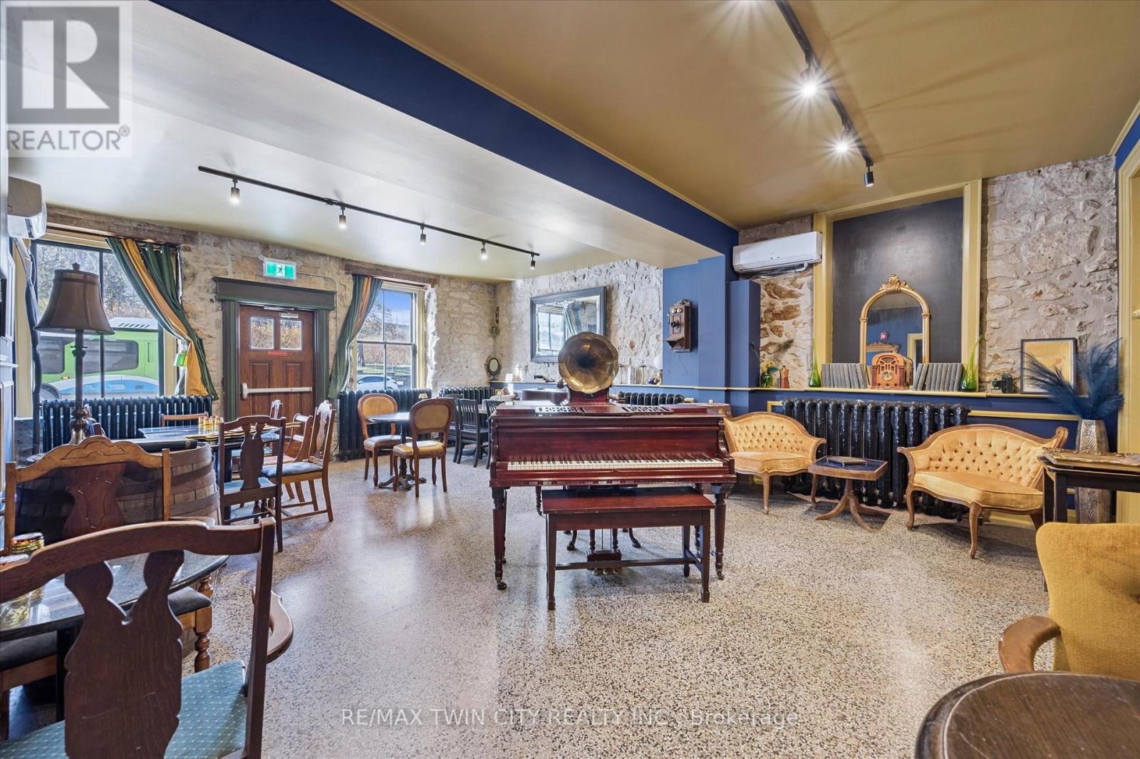 A - 49 Norfolk Street, Guelph, Ontario  N1H 4J1 - Photo 4 - X12562612