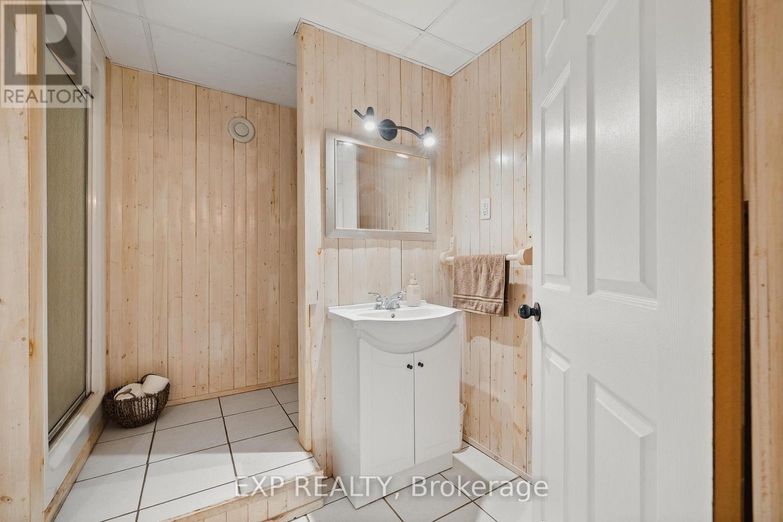 342008 Concession 14 Road, Georgian Bluffs, Ontario  N0H 2T0 - Photo 25 - X12562678