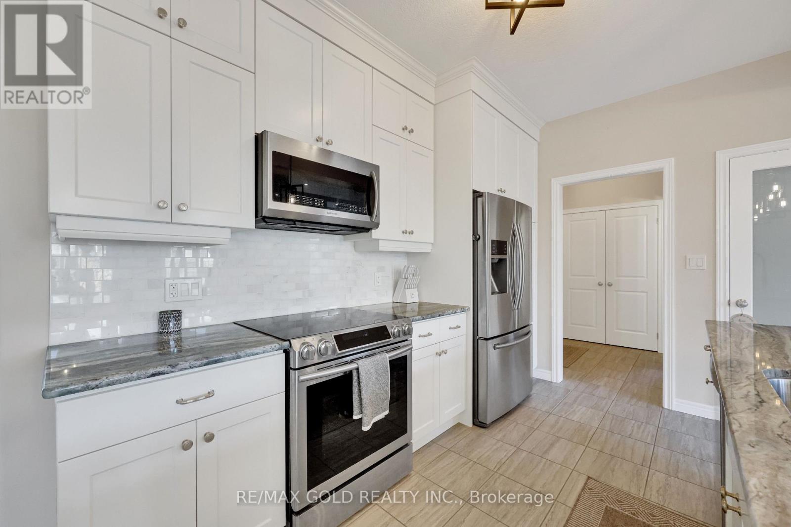 137 Passchendaele Street, Woodstock, Ontario  N0J 1M0 - Photo 10 - X12562812