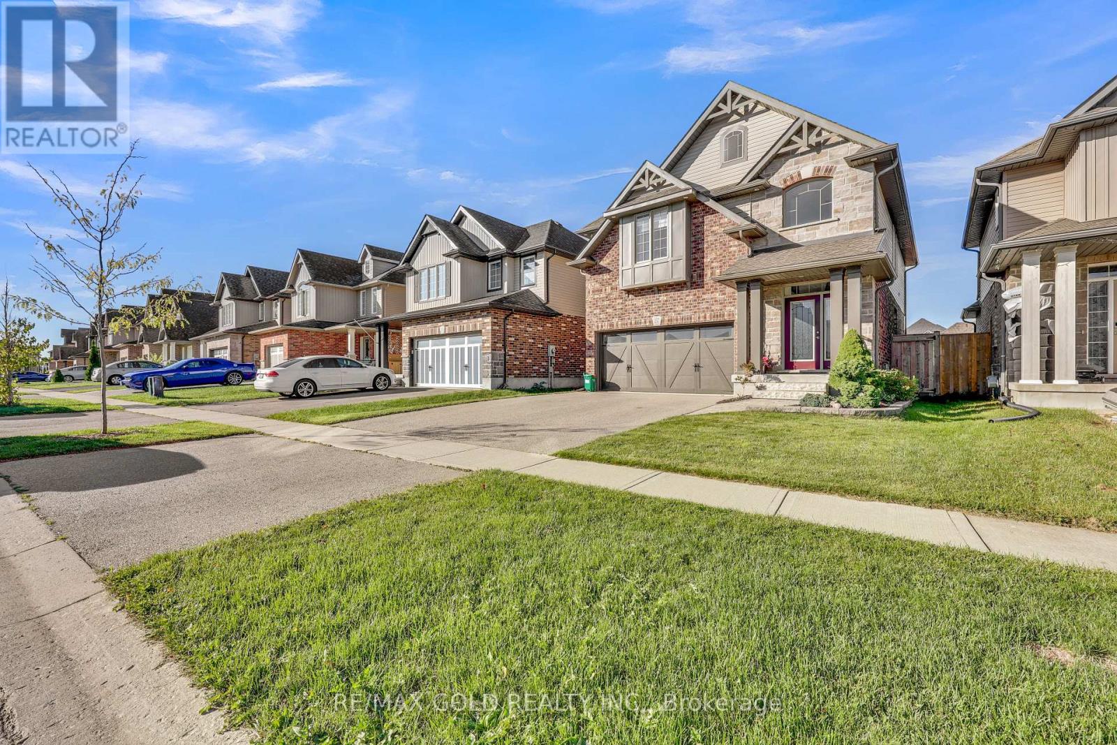 137 Passchendaele Street, Woodstock, Ontario  N0J 1M0 - Photo 2 - X12562812