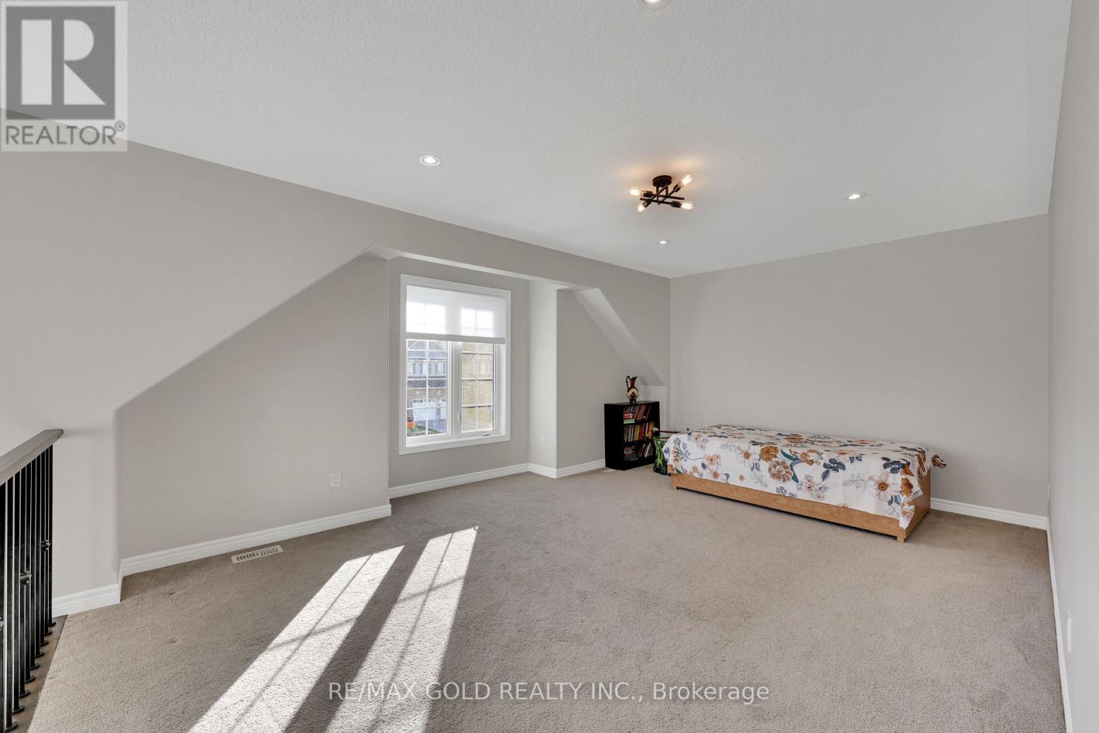 137 Passchendaele Street, Woodstock, Ontario  N0J 1M0 - Photo 36 - X12562812