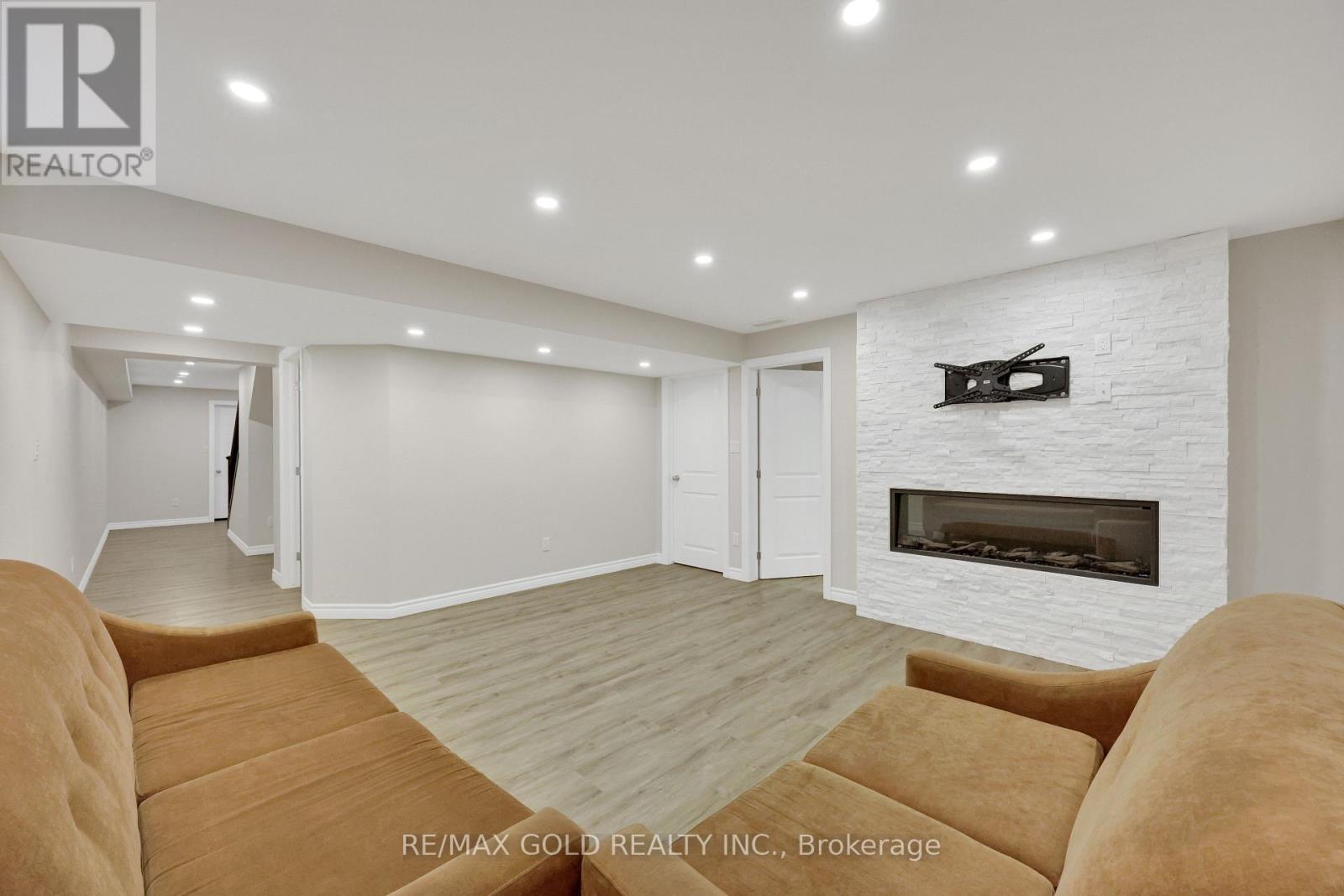 137 Passchendaele Street, Woodstock, Ontario  N0J 1M0 - Photo 42 - X12562812